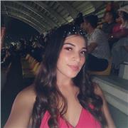 Profesora de matemáticas imparte clases a niños de todas las edades